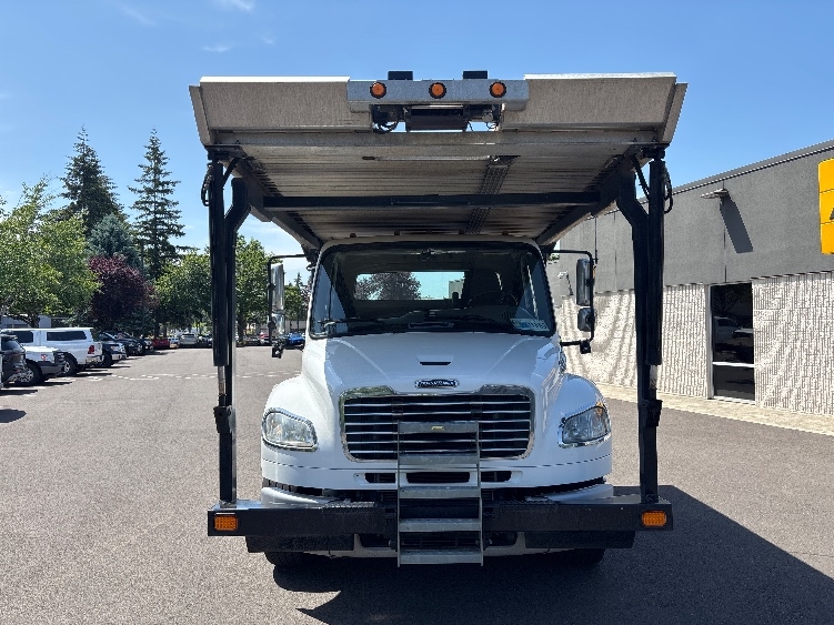 2019 Freightliner eM2 in Clackamas, OR — photo 2
