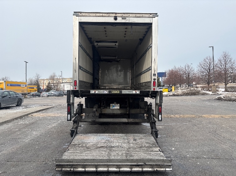 2020 Freightliner M2 106 in Sturtevant, WI — photo 9
