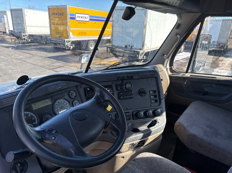 2018 Freightliner in Parsippany, NJ — photo 10