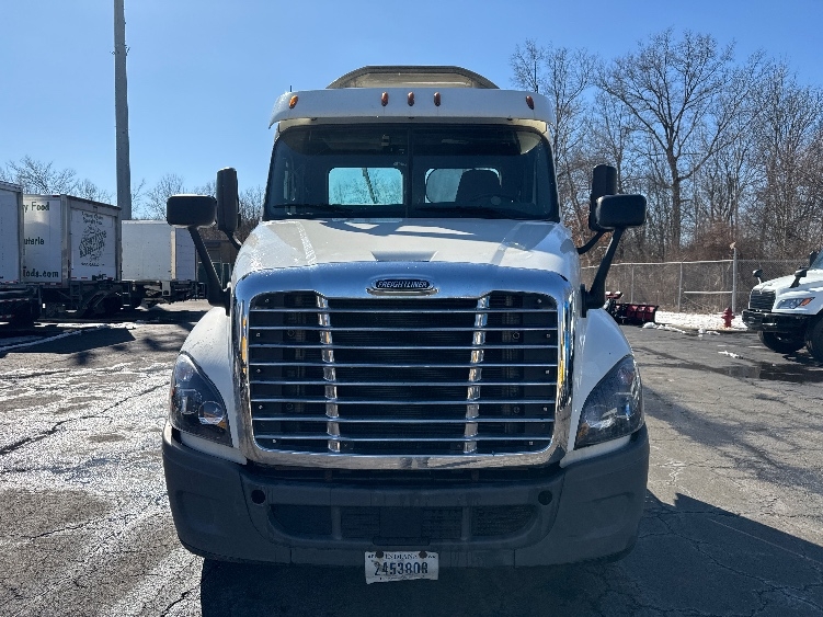 2018 Freightliner in Parsippany, NJ — photo 2