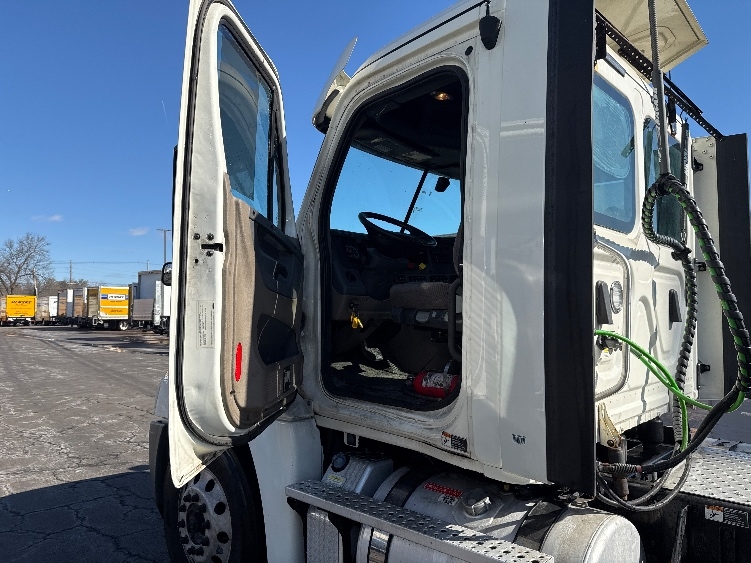 2018 Freightliner in Parsippany, NJ — photo 9