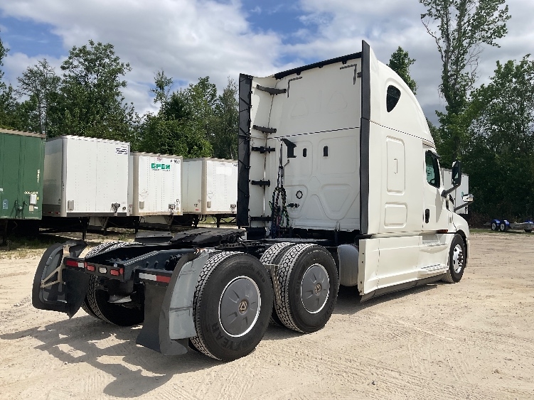 2020 Freightliner Cascadia in Valdosta, GA — photo 7
