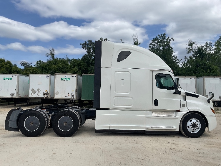 2020 Freightliner Cascadia in Valdosta, GA — photo 8