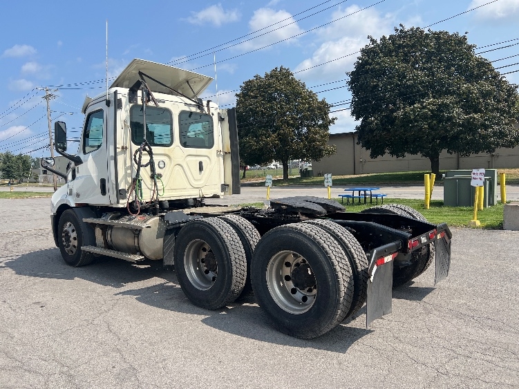 2020 Freightliner Cascadia in Rochester, NY — photo 5