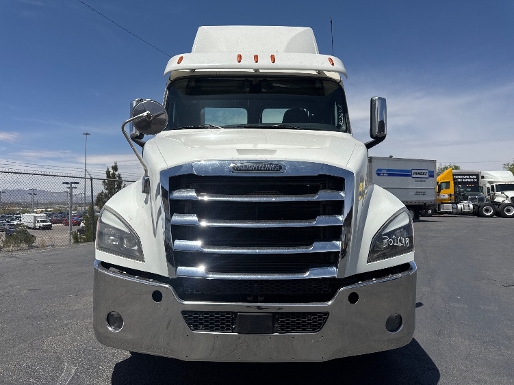 2020 Freightliner Cascadia in El Paso, TX — photo 2