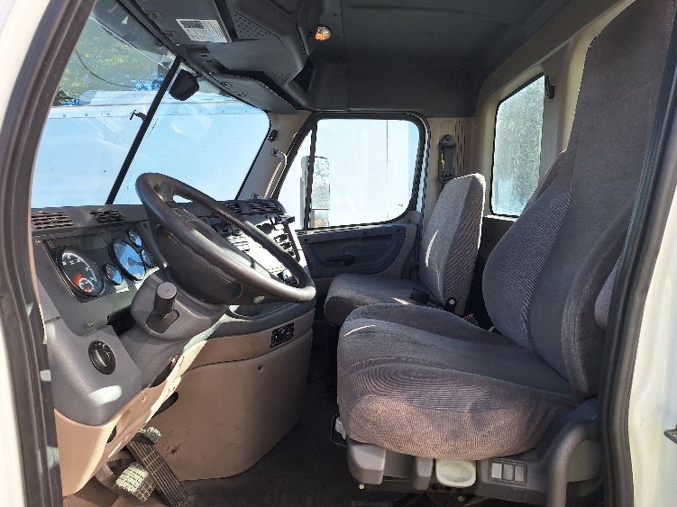2018 Freightliner Cascadia in Londonderry, NH — photo 9