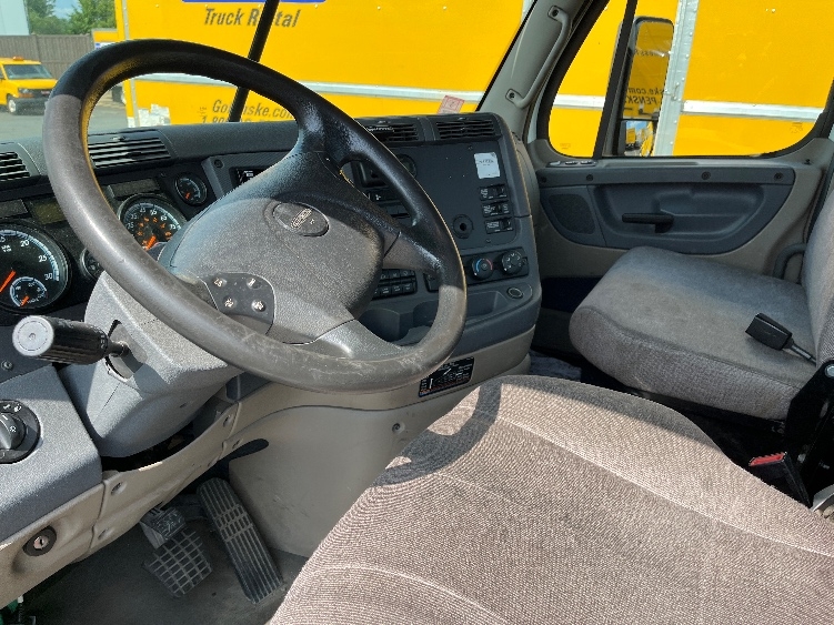 2018 Freightliner Cascadia in Londonderry, NH — photo 10