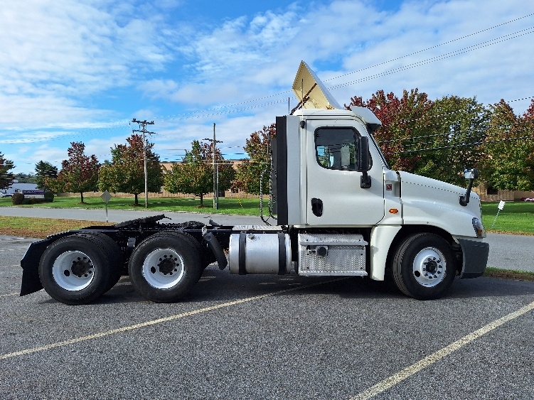 2018 Freightliner Cascadia in Hudson, NH — photo 8