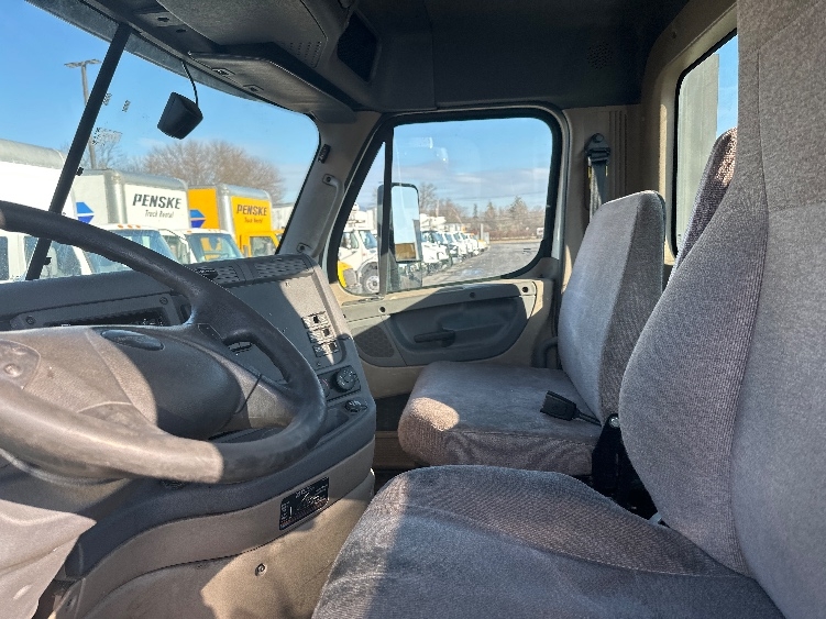 2018 Freightliner Cascadia in Parsippany, NJ — photo 10