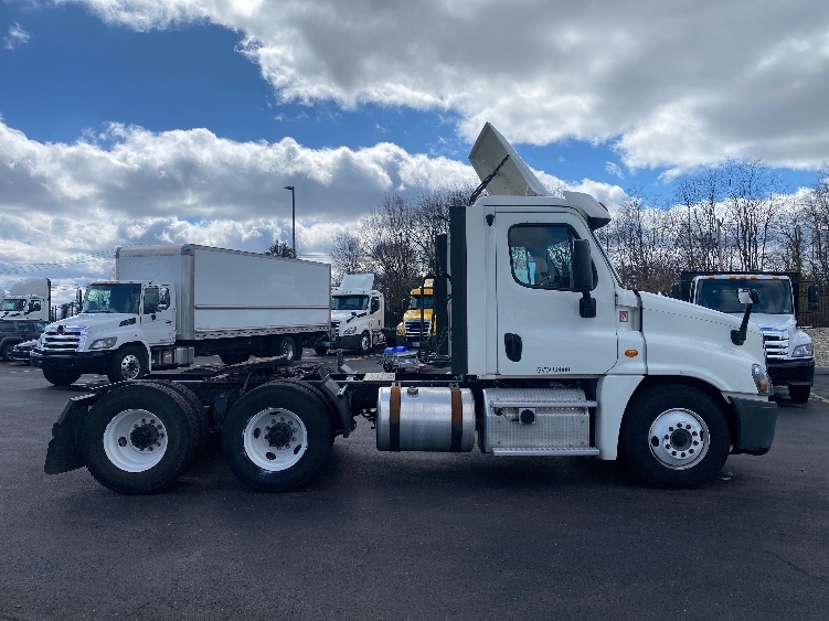 2018 Freightliner Cascadia in Piqua, OH — photo 8