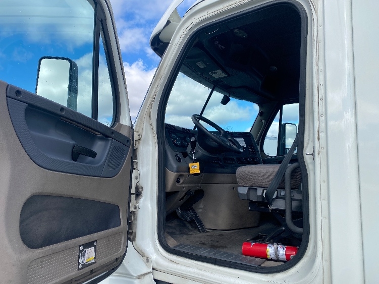 2018 Freightliner Cascadia in Piqua, OH — photo 9