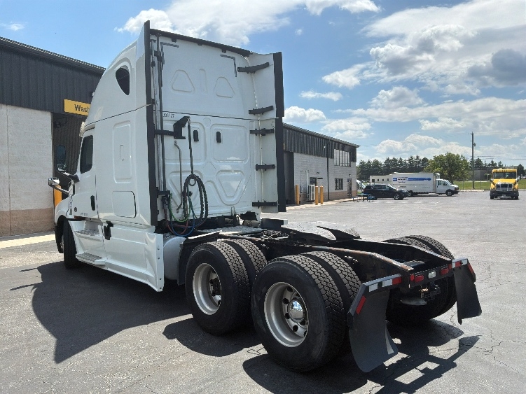 2020 Freightliner Cascadia in Monmouth Junction, NJ — photo 5