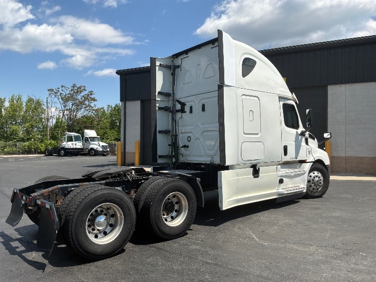 2020 Freightliner Cascadia in Monmouth Junction, NJ — photo 7