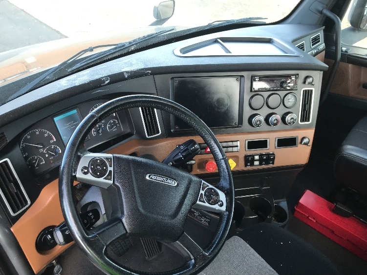 2020 Freightliner Cascadia in Phoenix, AZ — photo 10