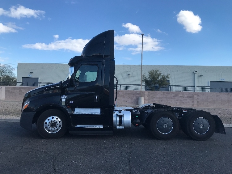 2020 Freightliner Cascadia in Phoenix, AZ — photo 4