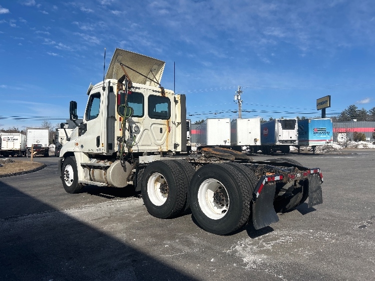 2018 Freightliner Cascadia in Londonderry, NH — photo 5