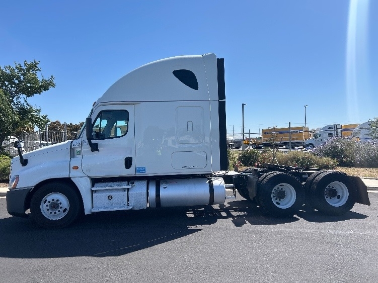2020 Freightliner Cascadia in Stockton, CA — photo 4