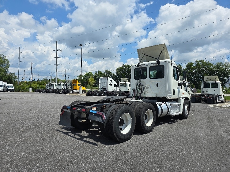 2020 Freightliner Cascadia in Atlanta (Forest Park), GA — photo 7
