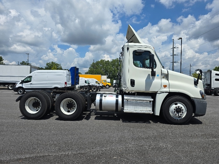 2020 Freightliner Cascadia in Atlanta (Forest Park), GA — photo 8