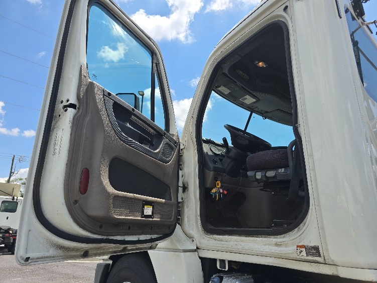 2020 Freightliner Cascadia in Atlanta (Forest Park), GA — photo 9