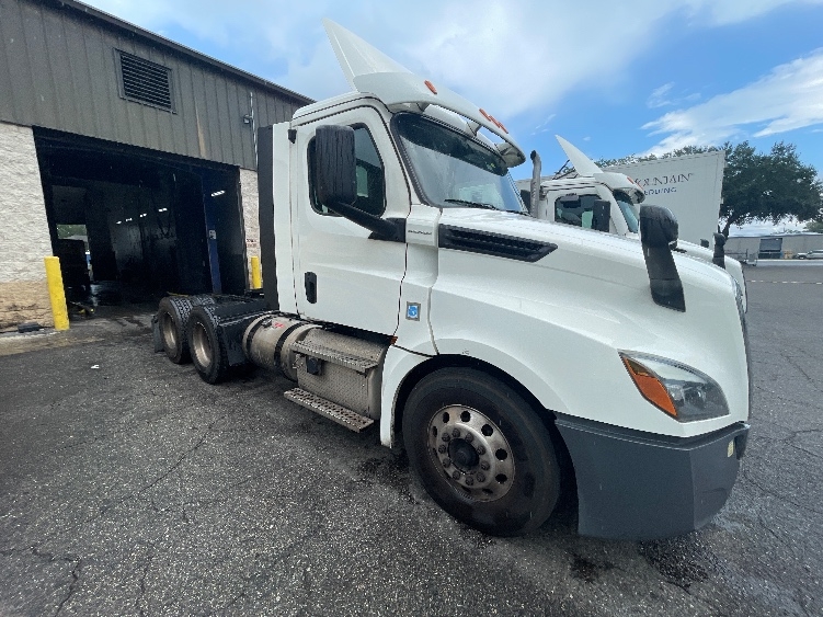 2020 Freightliner Cascadia