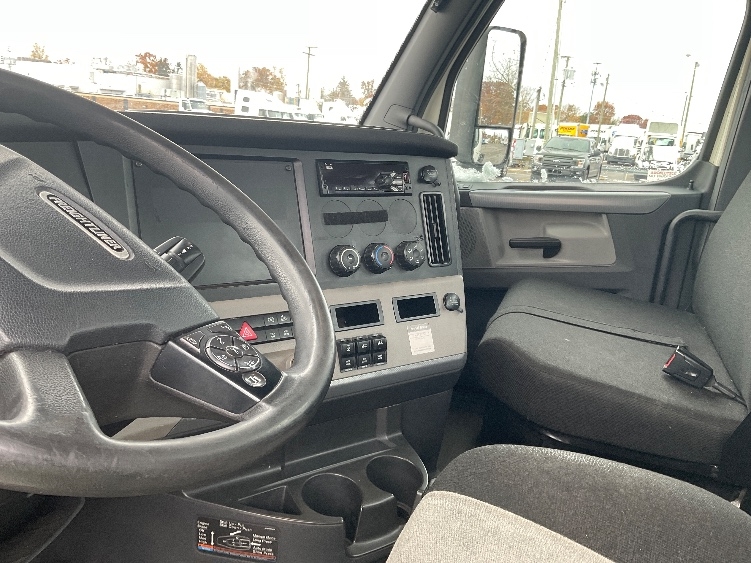 2019 Freightliner Cascadia in Elizabethtown, KY — photo 10