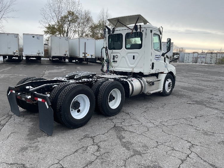 2019 Freightliner Cascadia in Elizabethtown, KY — photo 7