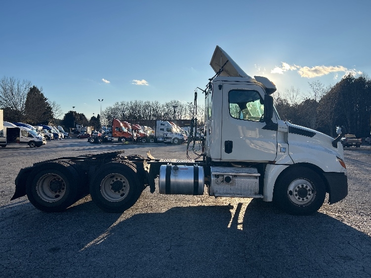 2019 Freightliner Cascadia in Atlanta (Forest Park), GA — photo 8