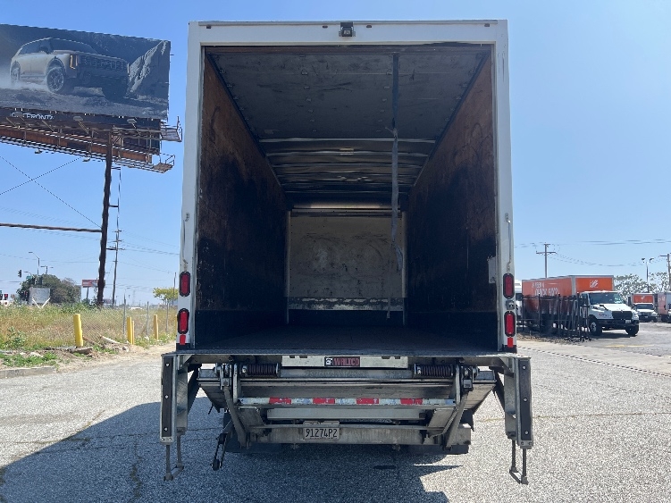 2019 Isuzu FTR in Torrance, CA — photo 8