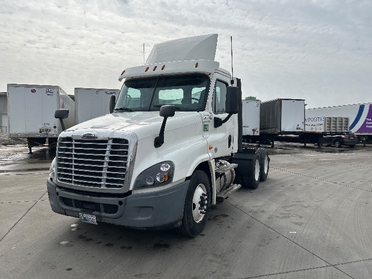 2020 Freightliner Cascadia in Goshen, IN — photo 3