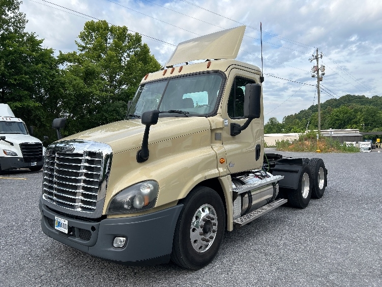 2020 Freightliner Cascadia in Cleveland, TN — photo 3