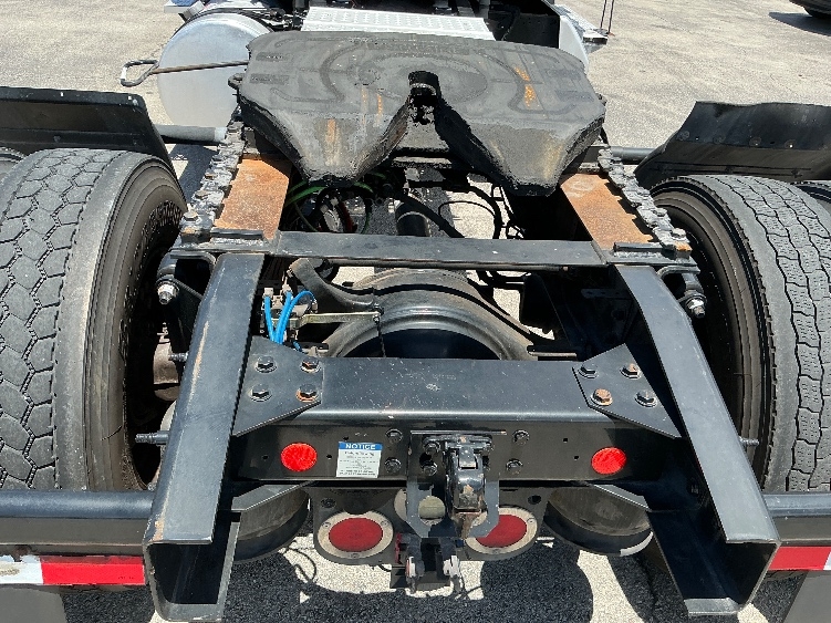 2019 Freightliner Cascadia in Medley, FL — photo 6