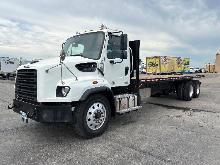 2020 Freightliner 114SD in Tulsa, OK — photo 3