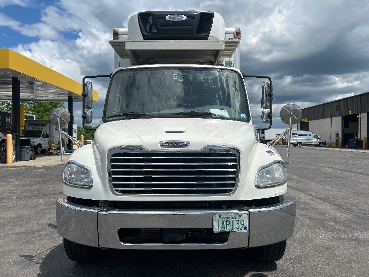 2020 Freightliner eM2 in Londonderry, NH — photo 2