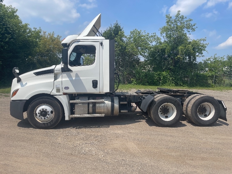 2020 Freightliner Cascadia in Jackson, MI — photo 4