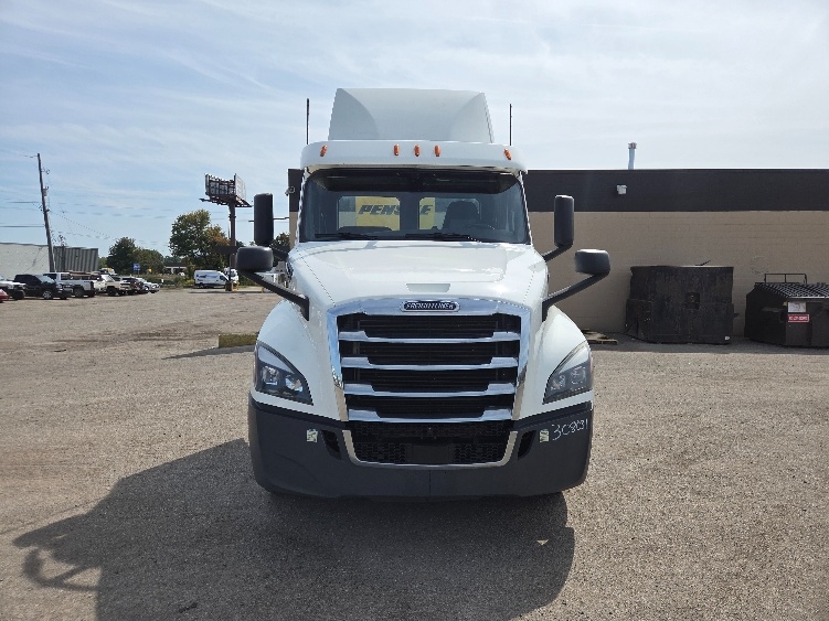 2020 Freightliner in Jackson, MI — photo 2