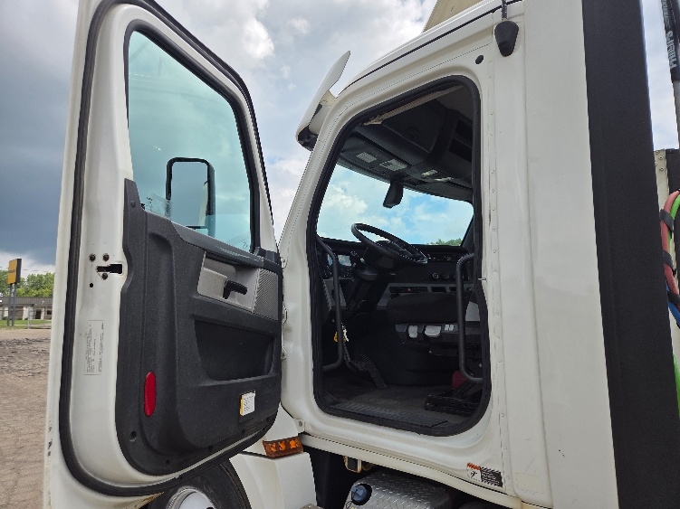 2020 Freightliner in Jackson, MI — photo 9