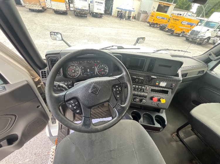 2018 International LT in Spartanburg, SC — photo 10