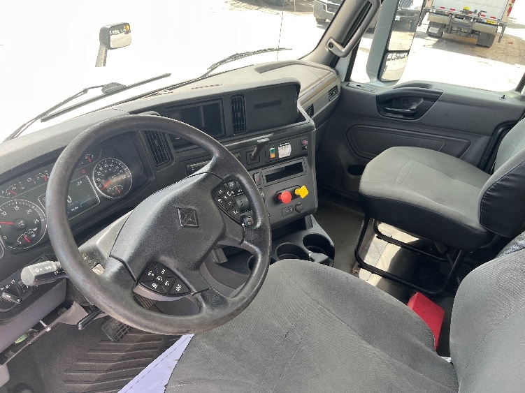 2018 International LT in Spartanburg, SC — photo 9