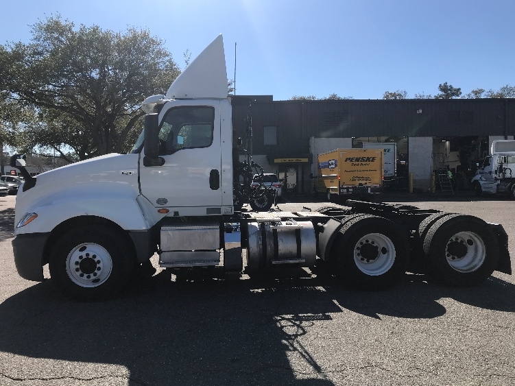 2018 International LT in Pensacola, FL — photo 4