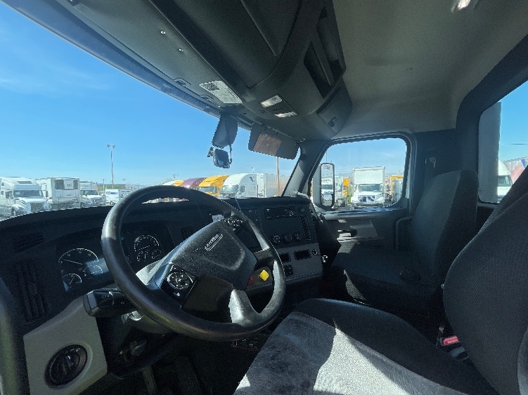2018 Freightliner Cascadia in Las Vegas, NV — photo 10