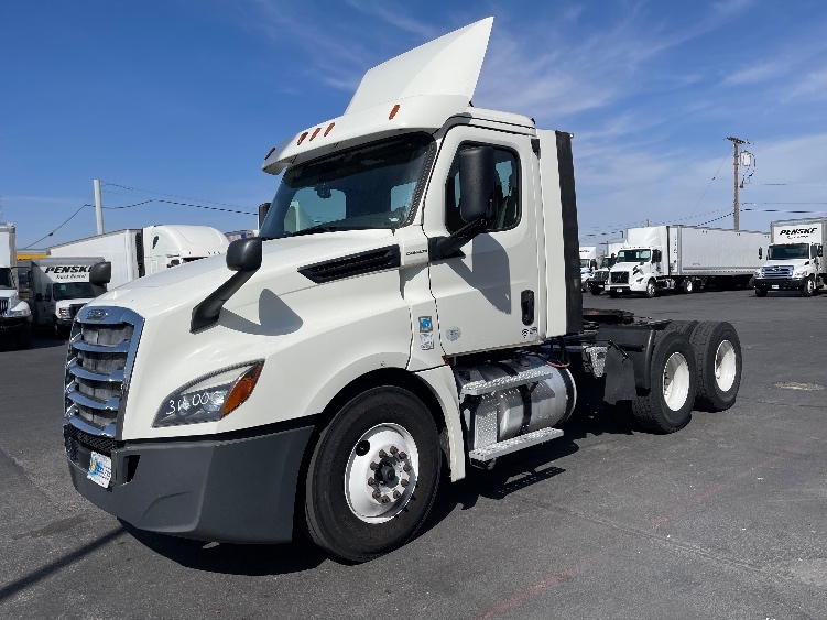 2018 Freightliner Cascadia in Las Vegas, NV — photo 3