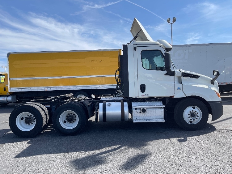 2018 Freightliner Cascadia in Las Vegas, NV — photo 8