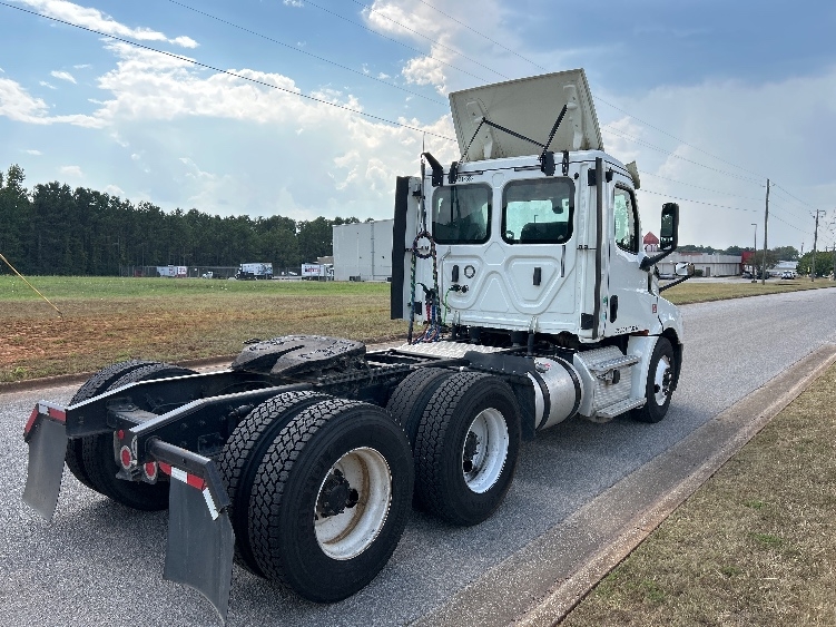 2018 Freightliner Cascadia in Tuscaloosa, AL — photo 7
