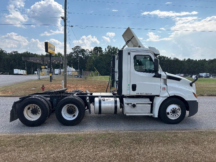 2018 Freightliner Cascadia in Tuscaloosa, AL — photo 8