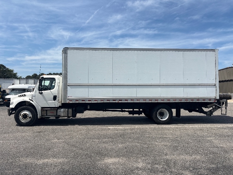 2019 Freightliner M2 106 in Chesapeake, VA — photo 4