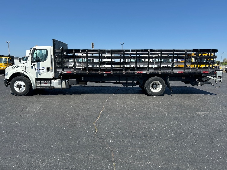 2019 Freightliner M2 106 in Fresno, CA — photo 4