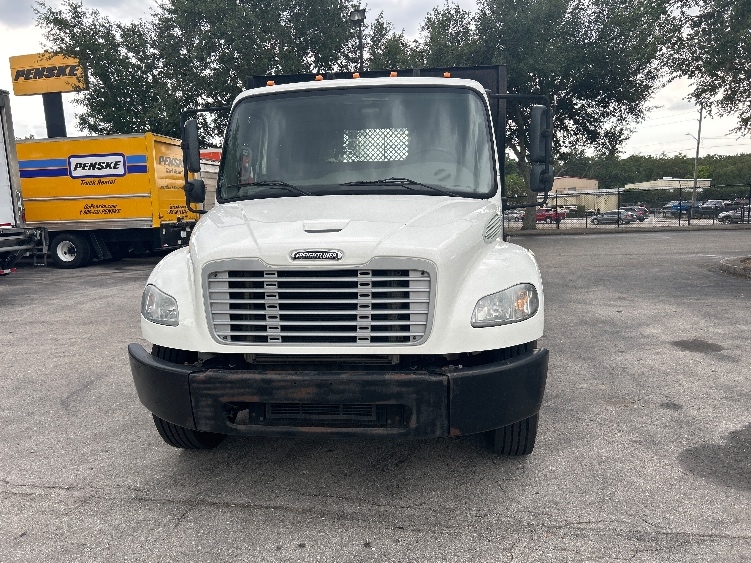 2019 Freightliner M2 106 in Sarasota, FL — photo 2