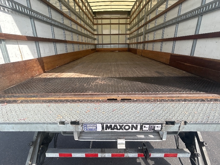 2019 Freightliner M2 106 in Portland, OR — photo 10