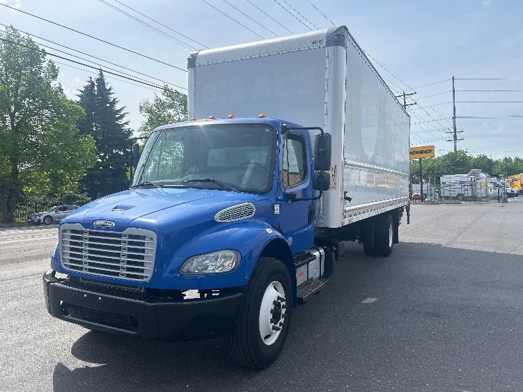 2019 Freightliner M2 106 in Portland, OR — photo 3